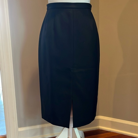 Talbots Petite Black Midi Front Slit skirt size 2P - Picture 3 of 11